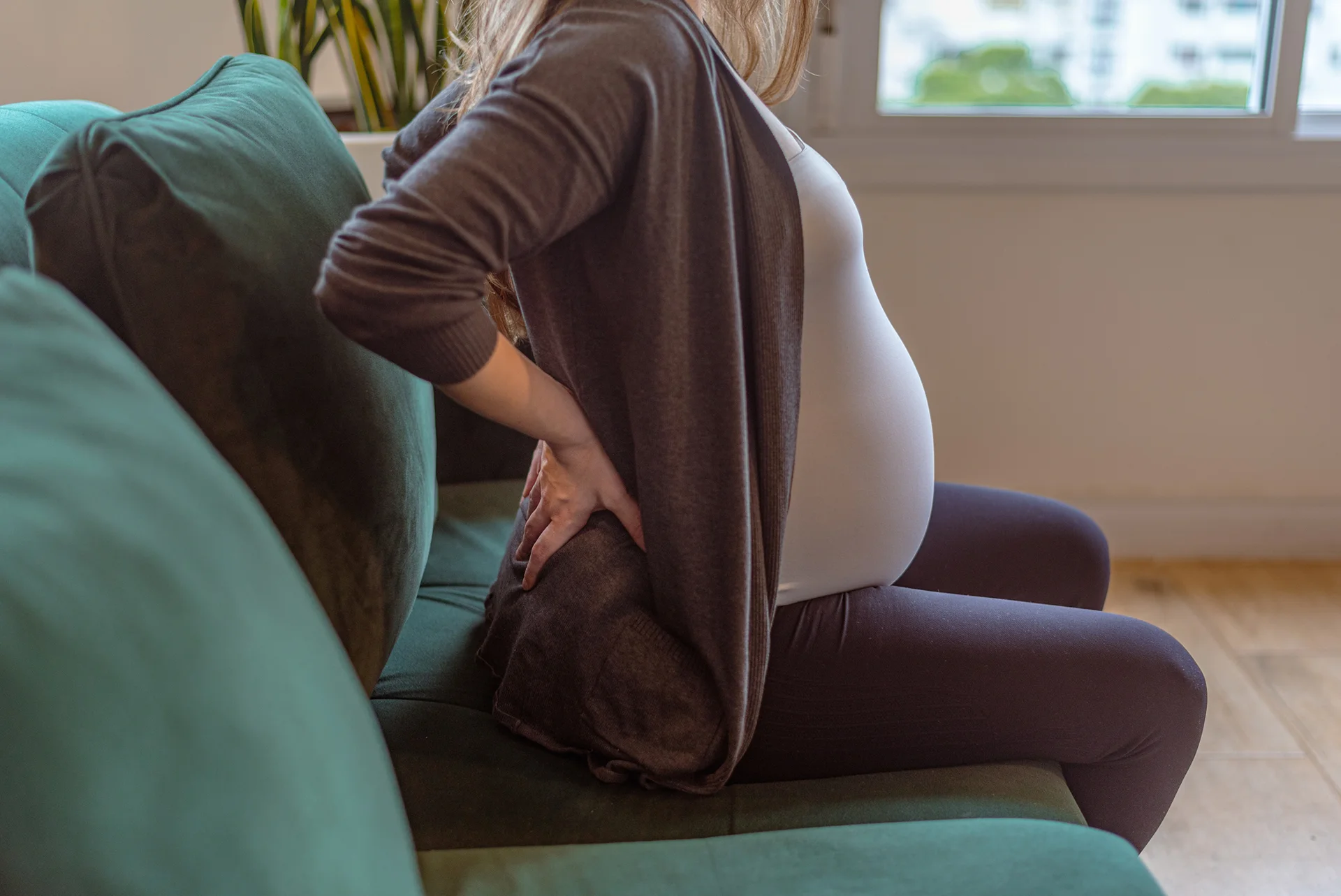 lower-back-hurting-at-only-4-weeks-pregnant-kaly